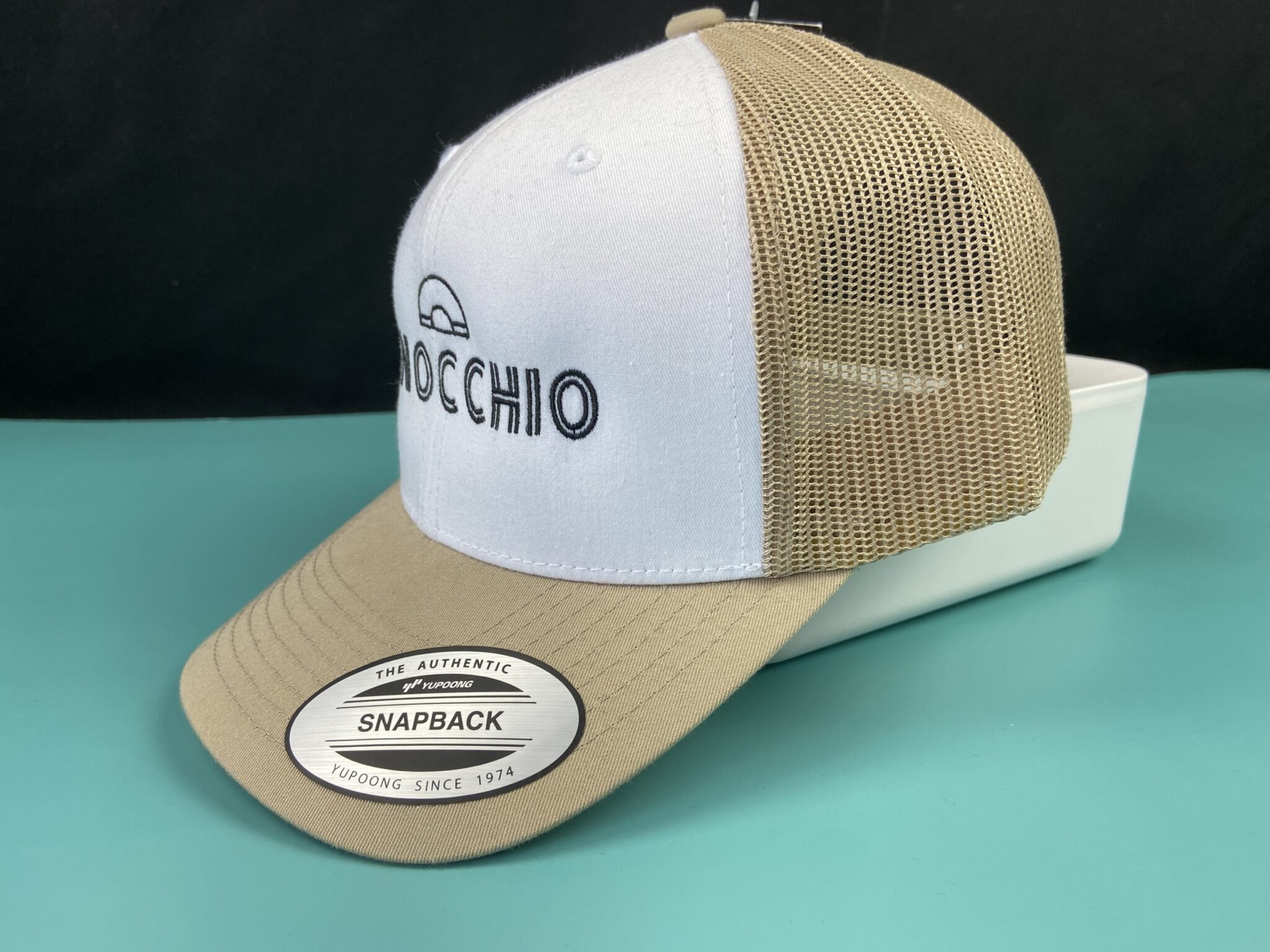 casquette pinocchio bicolore brodée noir
