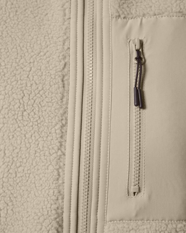 liner desert dust studio front detail 1