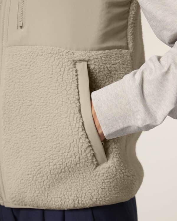 liner desert dust studio front detail 3